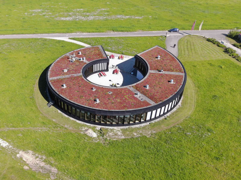 C-f&ouml;rmiger Bau des Museums